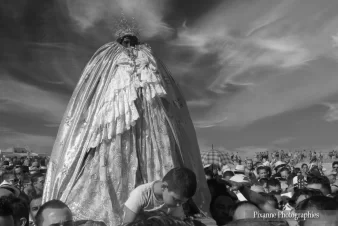Saintes Maries de la Mer, Pèlerinage des Gitans, Procession de Sainte Sara à la Mer, Pixanne Photographies