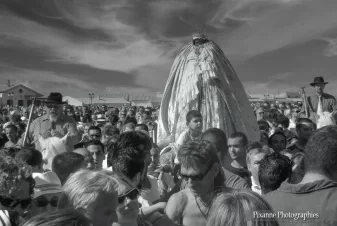 Saintes Maries de la Mer, Pèlerinage des Gitans, Procession de Sainte Sara à la mer, Pixanne Photographies